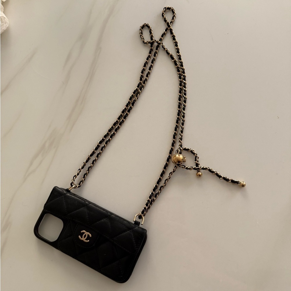 CHANEL 100% Authentic iPhone 12 Pro & 13 Pro Case w Chain & Credit Cards Pocket - Picture 7 of 14